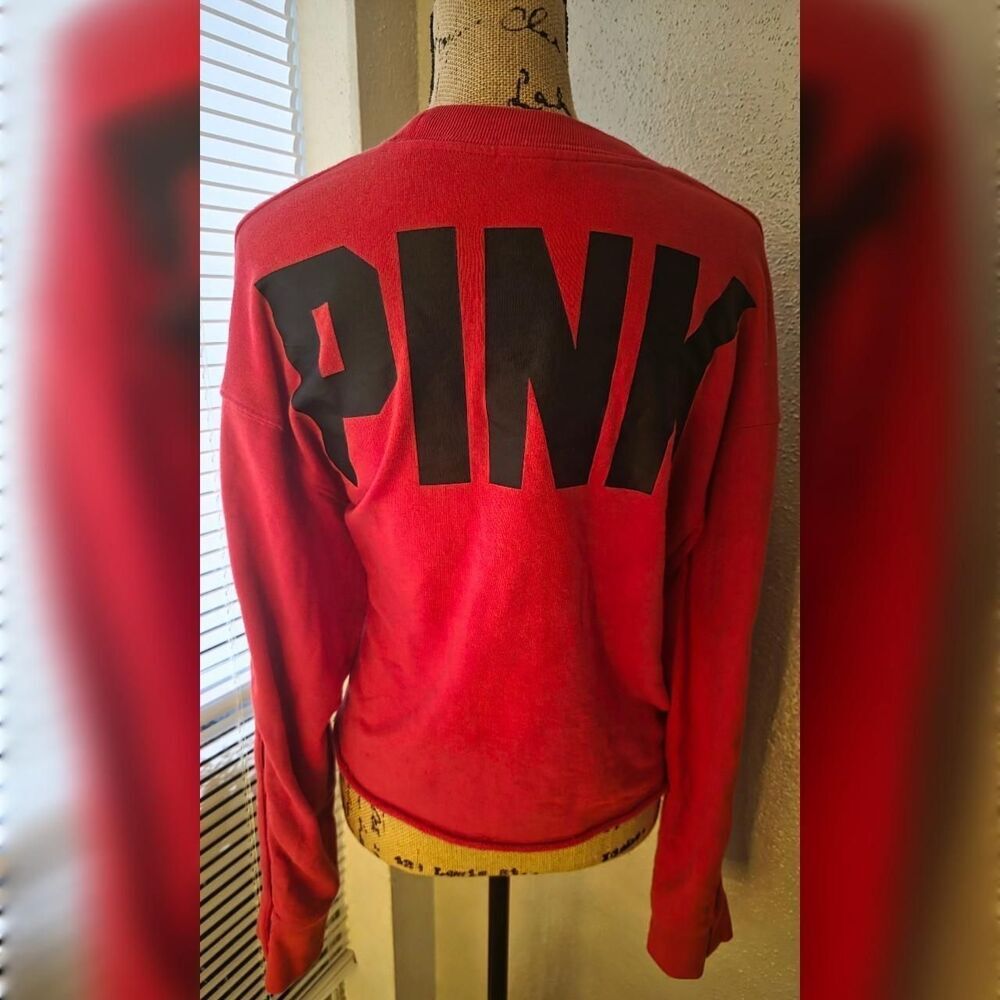2018 PINK Victoria’s Secret Red Cropped Sweatshirt Medium M VS Retro Cozy Vibe